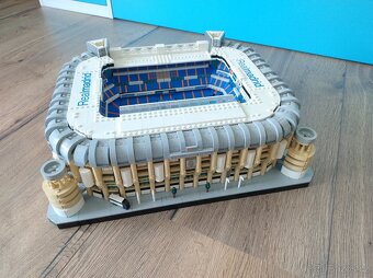 LEGO 10299 Stadion Real Madrid - 2