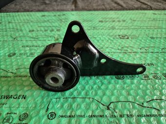 držák uložení převodovky Škoda Felicia 1.3 6U0199427A - 2