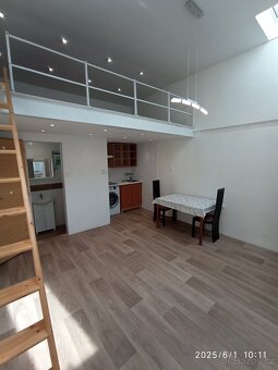 BEZ PROVIZE RK. Pronajmu atelier 1kk Praha 10 Vršovice - 2