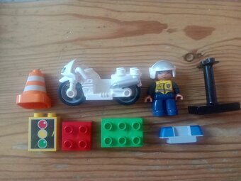 Lego Duplo 5679 Policejní motorka - 2