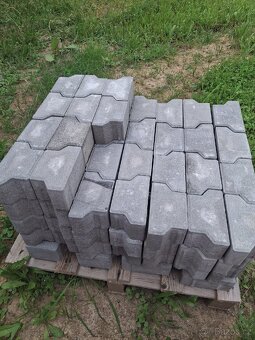 Zámková dlažba "íčko", výška 8cm, šedá - 2