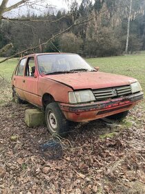 Prodám veškeré náhradní díly z Peugeot 205 - 2