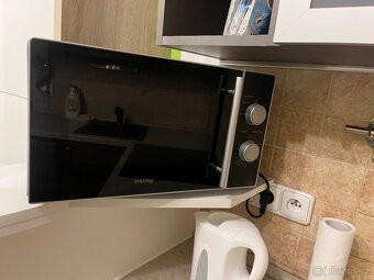 Mikrovlnná trouba SIGURO – moderní design, perfektní stav - 2