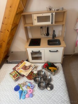 Dětská kuchyňka Ikea vč. příslušenství - 2