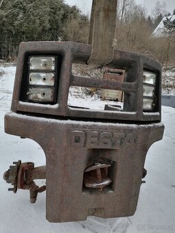 Prodám kompletní zadní závaží na Destu 2522LX, bez poškození - 2