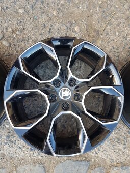Sada ALU kol Škoda Octavia 3 RS 5x112 R19 - 2