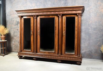 UNIKÁTNÍ STAROŽITNÁ SKŘÍŇ v Empírovém Stylu 1950 - 2