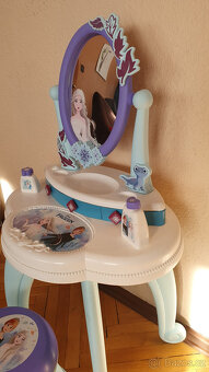 Frozen kosmetický stolek s židličkou - 2