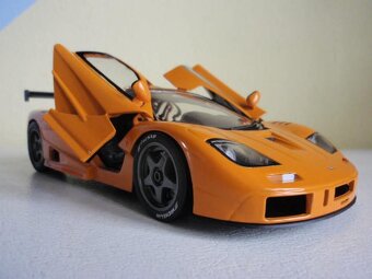 Modely různí výrobci 1/18 - 2