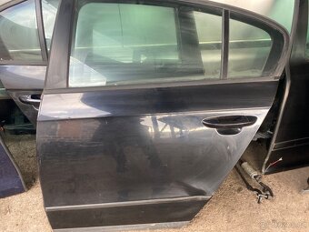 Passat VW B6 sedan(černá metalíza) - 2