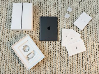 Apple iPad 8 128GB Space Gray - 2