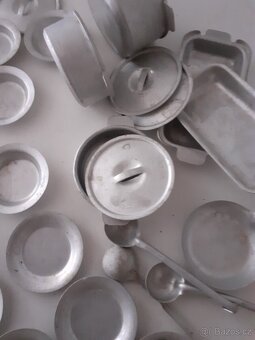 Staré dětské nádobíčko - 2