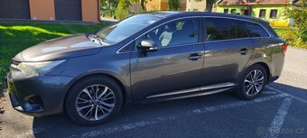 Prodám Toyotu Avensis 2.0D combi 2016 - 2