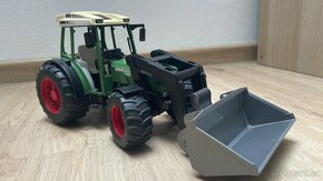 Traktor Bruder s vlečkou - 2
