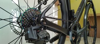 silniční karbonové kolo s elektronickým radením - 2