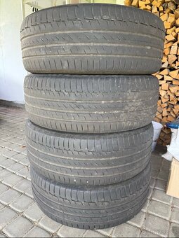 Pneu letní 235/55r19 - 2