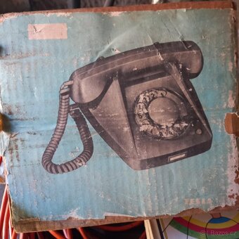 Starý vytáčecí telefon tesla z roku 1969 Skončeno - 2