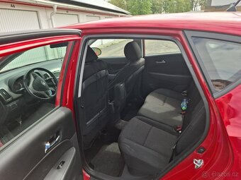 HYUNDAI i30 1.4 i BENZÍN 79.800 km - 2