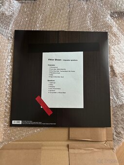 Podepsaný Vinyl- Viktor Sheen impostor syndrom - 2
