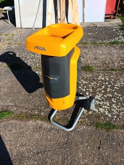 drtič větví STIGA BIO MASTER2200 2000W - 2