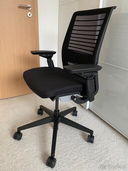 Kancelářská židle Steelcase Think PC 17 300,- - 2