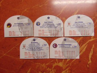prodám č.4 hokejové karty OFS 2003-2004 viz foto,v - 2