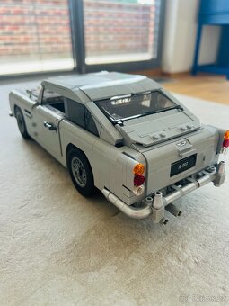 Prodám Lego Creator 10262 Bondův Aston Martin DB5 - 2