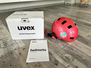 Cyklistická přilba UVEX KID 3 růžová/květ - 2