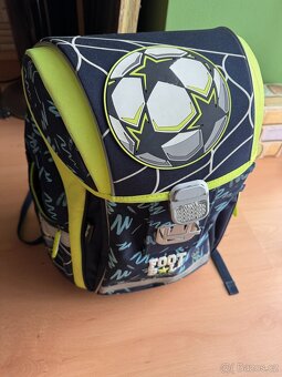 Školní batoh/aktovka PREMIUM LIGHT fotbal - 2