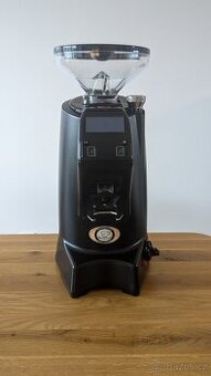 Mlýnek na kávu Eureka ZENITH 65E - 2