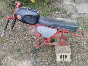 Prodám moto Jawa 90 a ram - 2
