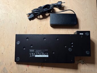 Thinkpad Pro Docking Station 40AH USB-C + 135W adapter - 2