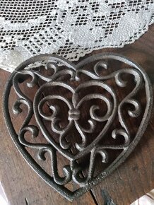 Litinová podložka - srdce - 2
