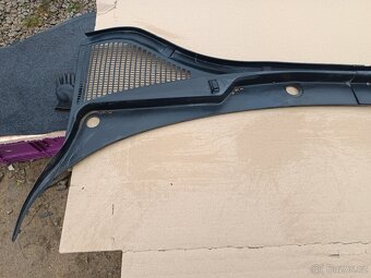 Prodám. Plastový kryt pod stěrače - torpédo  Škoda Octavia 3 - 2