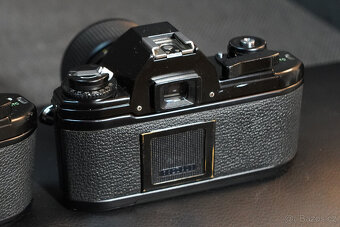 Nikon EM + Nikkor series E Zoom 36–72mm f/3.5 - 2