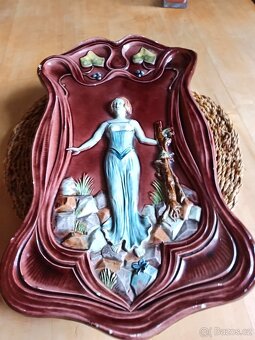 Secesní velký figurální kachel - 2