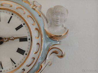 Porcelánové hodiny. - 2