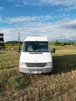 Mercedes-Benz 212D La Strada - 2