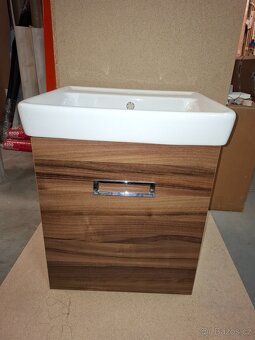 Skřínka s umyvadlem -Q MONO 550 - ořech - 2