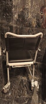 Pojízdné klozetové křeslo - 2