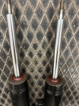 Ford Galaxy II - Tlumič pérování zadní - 2