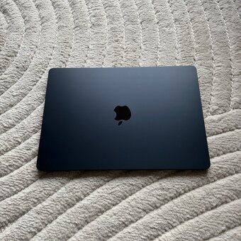 NOVÝ MACBOOK AIR 15” M2/256GB/8GB/BATERIE 100% - 2