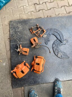 Brzdové třmeny - 2