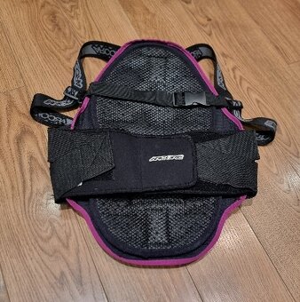 Dětský chránič páteře Arcore - Sportisimo. - 2