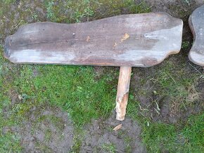 Zadní strana lavice, opěradlo lavičky - 2