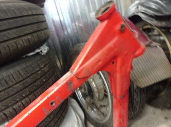 Jawa 250 /559 350 panelka kyvacka rám díly - 2