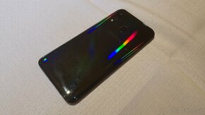 Samsung Galaxy A40 - černý - 2
