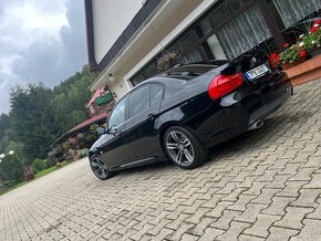 BMW E90 320d lci 135kw M packet - 2