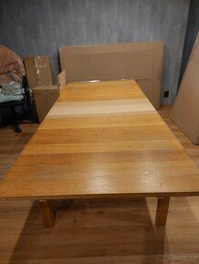 Velký dřevěný jídelní stůl - 2