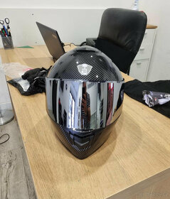 helma přilba Carbon agv airoh shoei hjc caberg alpinestars - 2